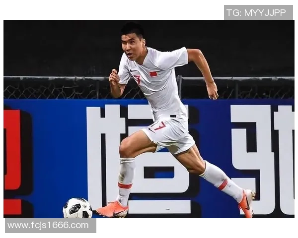 中国足球明星最新动态与成就盘点引发球迷热议与关注